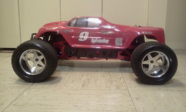 Flux XL with custom body road rage tires and deep dish rims