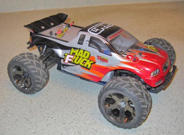 Heng Long Mad Truck
6S lipo, KD36-74-15XL 1100kv, MGM ComPro 12018-3 car expert