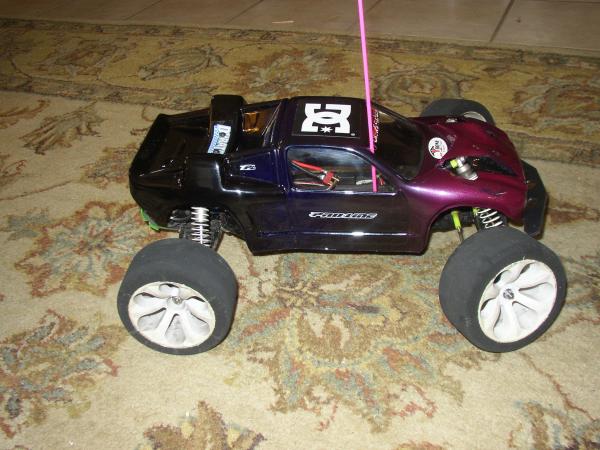 Duratrax Evader ST Pro 
mm 5300kv
2-3s 5000mah lipo
Sold